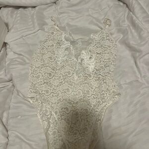 Elegant La Perla Lace Bodysuit in Cream